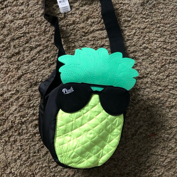 Pink cooler - Picture 1 of 3